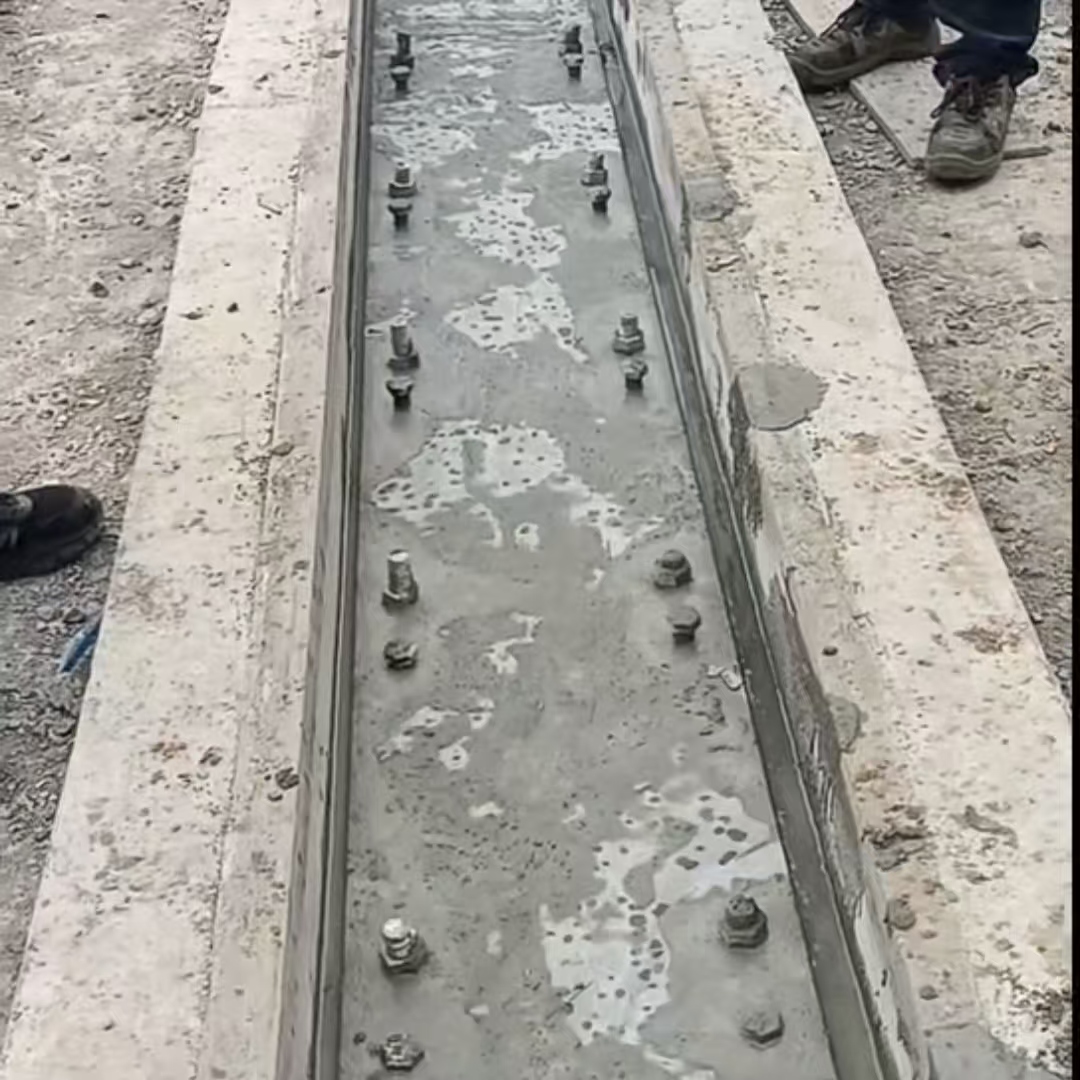 钢城港口码头起重机龙门吊重型机械设备稳固用早强快凝轨道胶泥